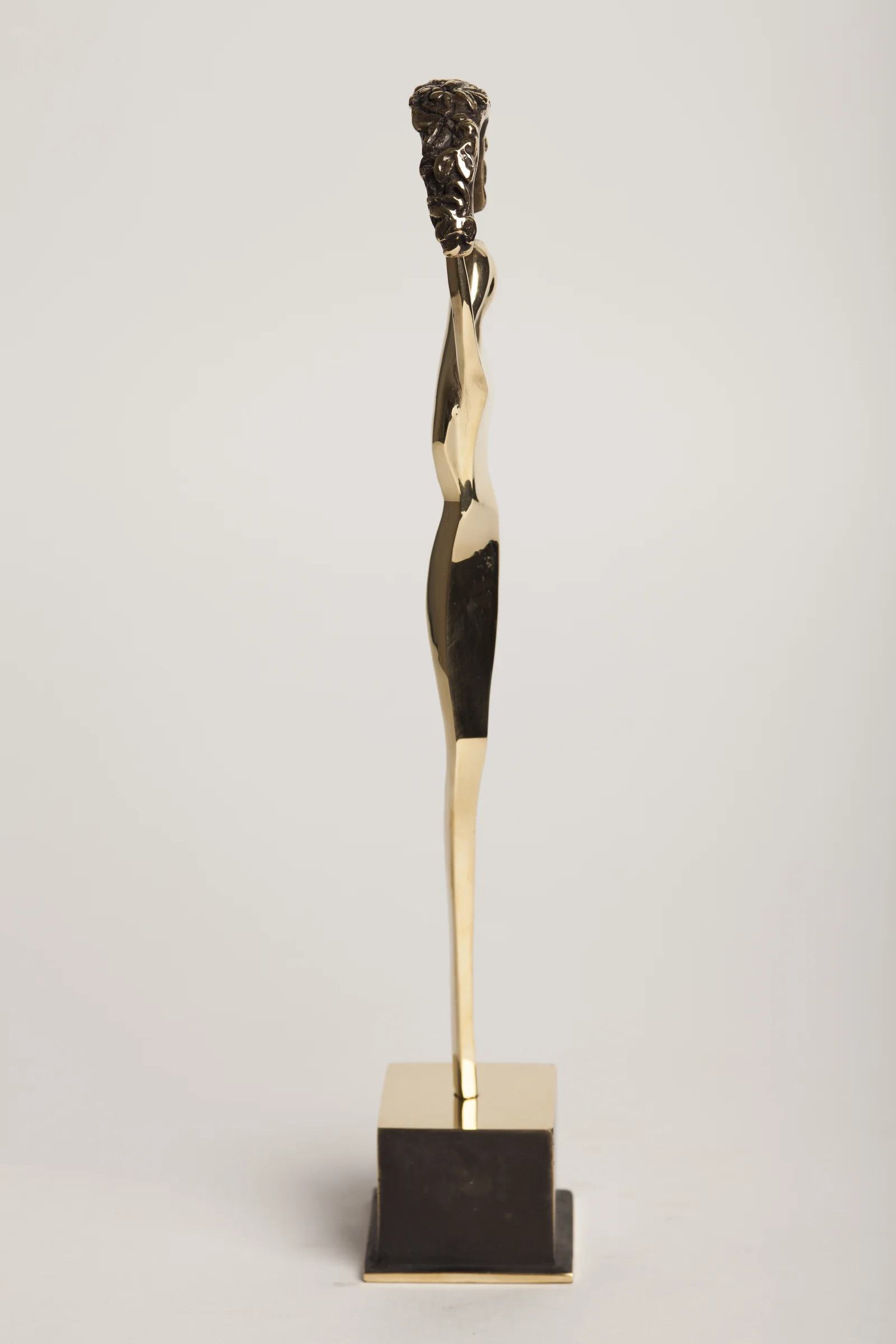 Flower Crown — bronze sculpture by Veaceslav Jiglitski