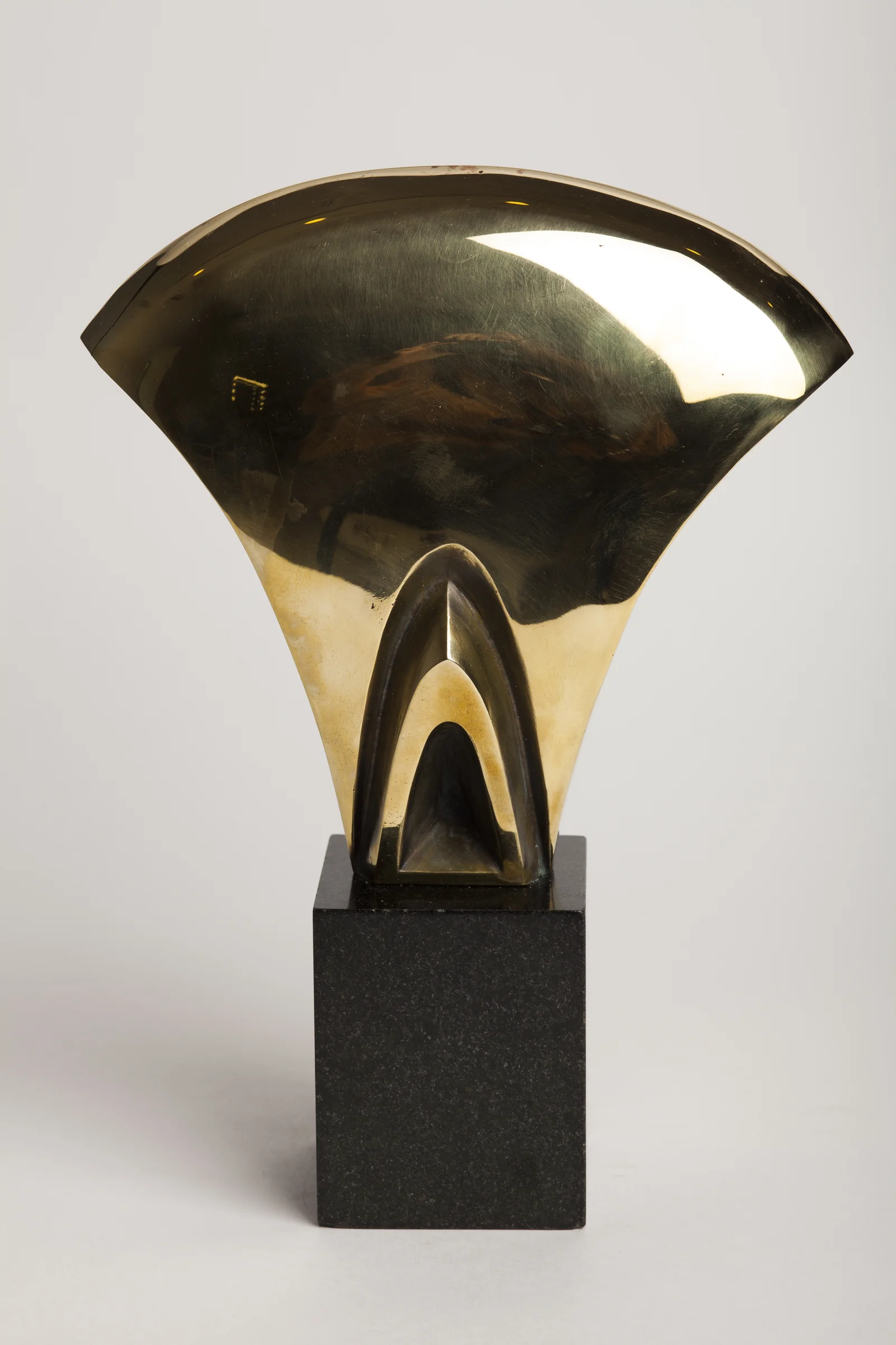 Infinity — bronze sculpture by Veaceslav Jiglitski