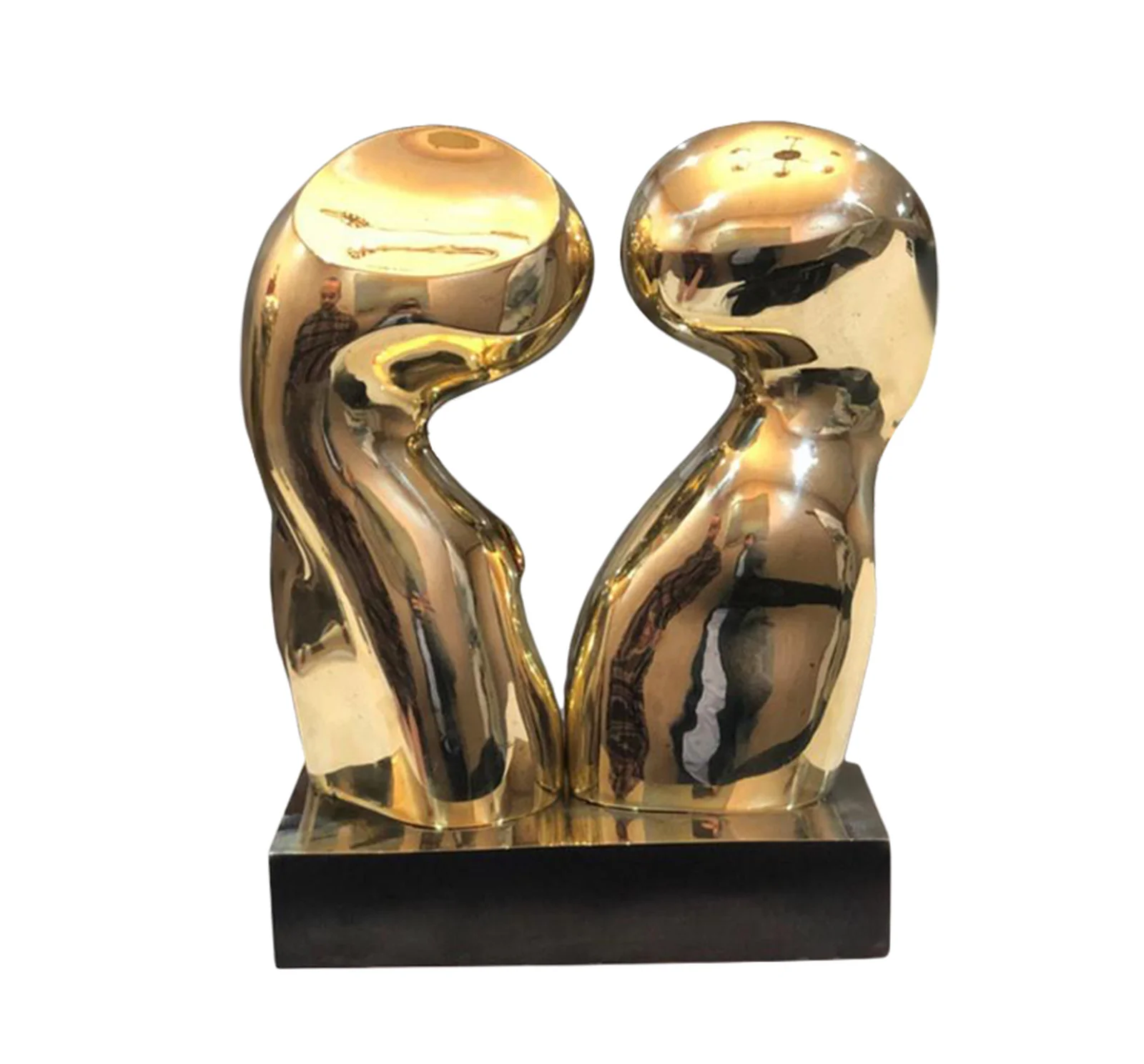 The Kiss — bronze sculpture by Veaceslav Jiglitski