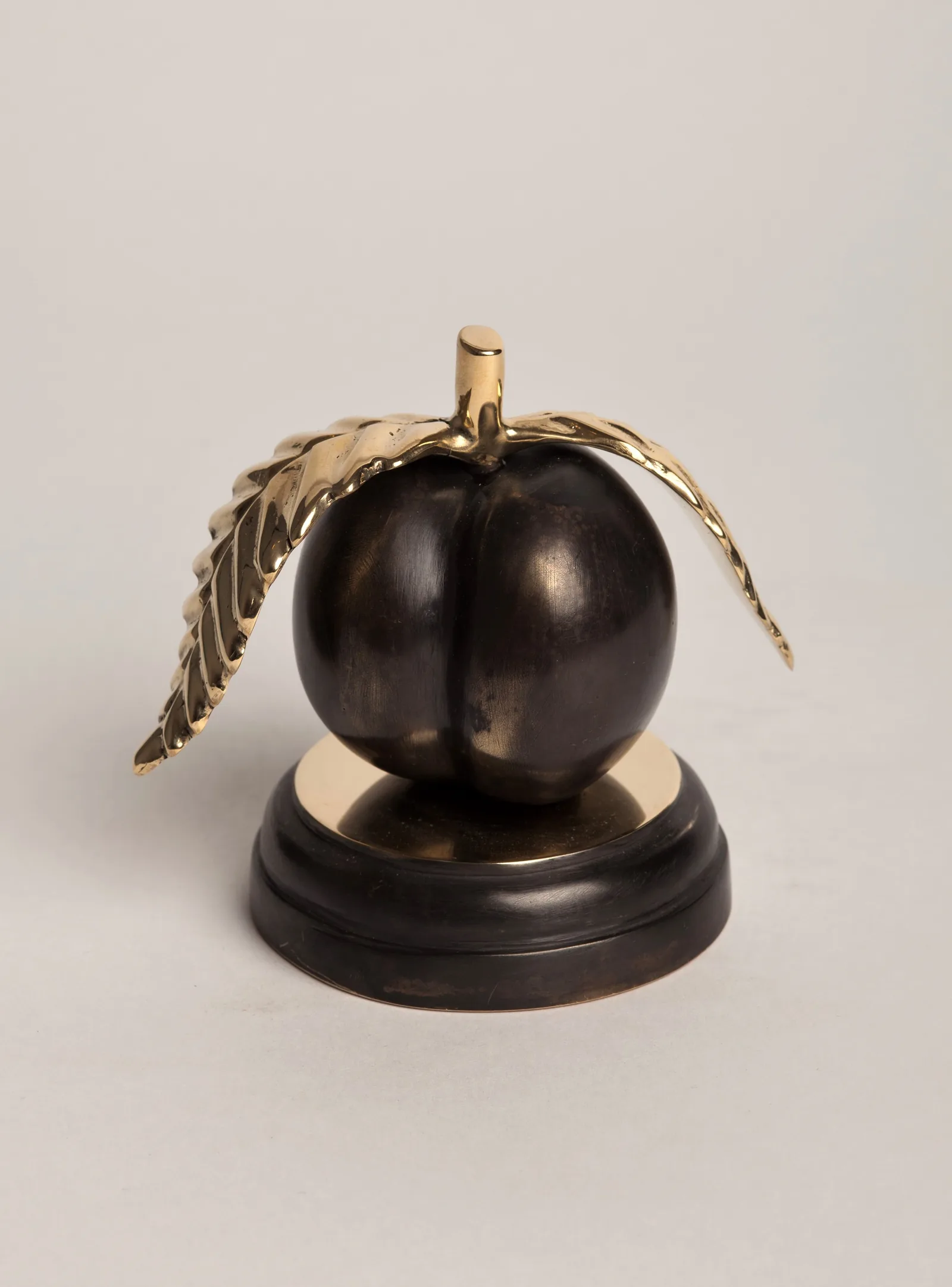 Peach — bronze sculpture by Veaceslav Jiglitski