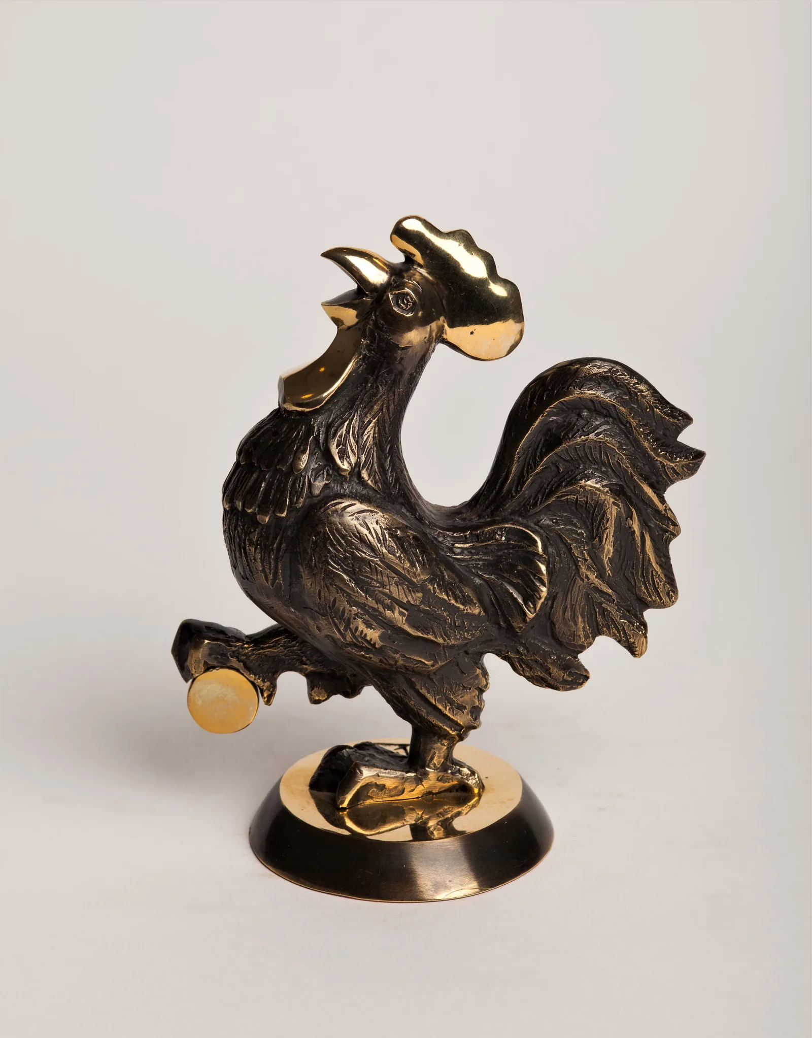 Rooster — bronze sculpture by Veaceslav Jiglitski