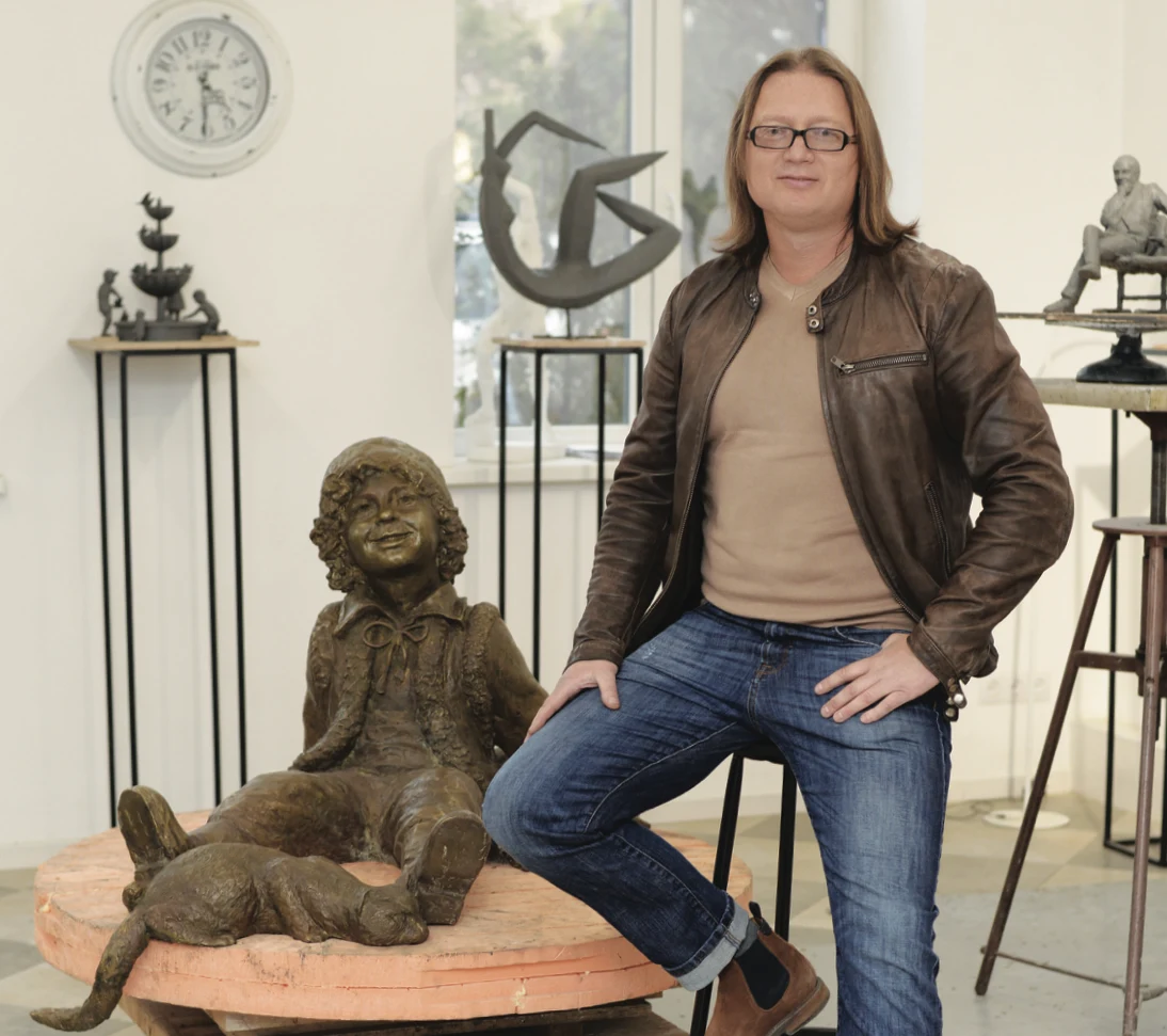 Veaceslav Jiglitski in his Chișinău studio