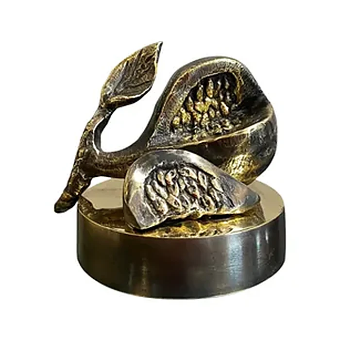 Fig — bronze sculpture by Veaceslav Jiglitski
