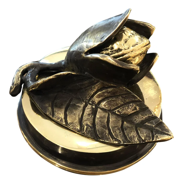 Nut Flower — bronze sculpture by Veaceslav Jiglitski